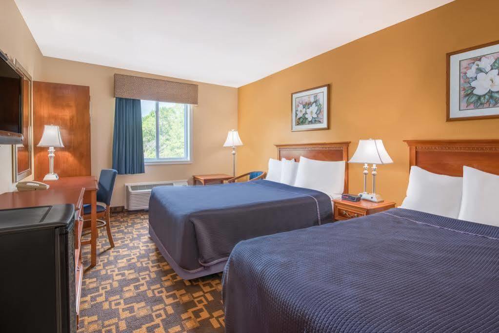 Howard Johnson By Wyndham Hershey Bagian luar foto